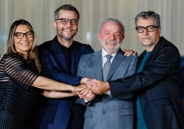 Lula liga para Wagner Moura e Kleber Mendonça após vitória no Globo de Ouro