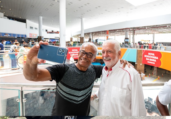 Jaques Wagner visita nova rodoviária e celebra ‘nova era’