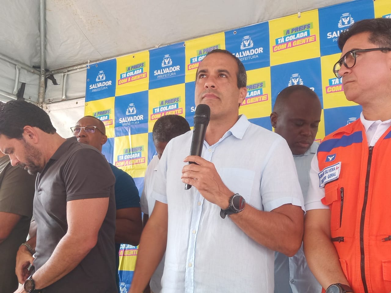 Bruno Reis anuncia apoio a ambulantes e blocos afro no Carnaval