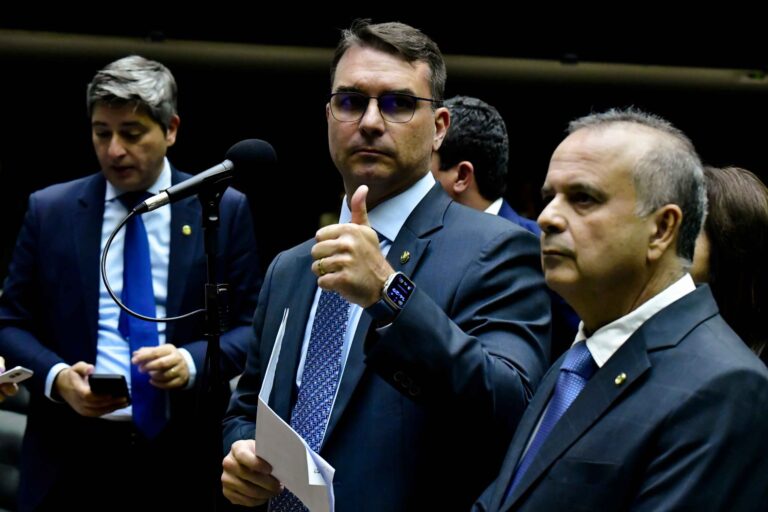 PL escolhe São Paulo para lançar candidatura de Flávio Bolsonaro à…