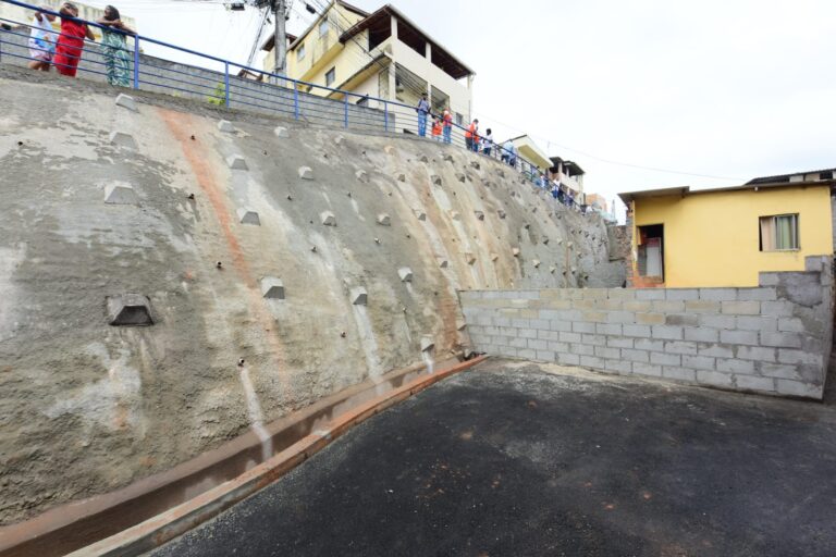 Prefeitura entrega obra de contenção de encosta no Matatu de Brotas