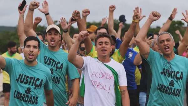 PRF monitora caminhada de Nikolas Ferreira e cita riscos