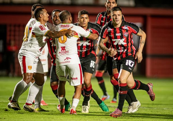 Juazeirense critica arbitragem após ser goleada pelo Vitória: ‘Total repúdio’