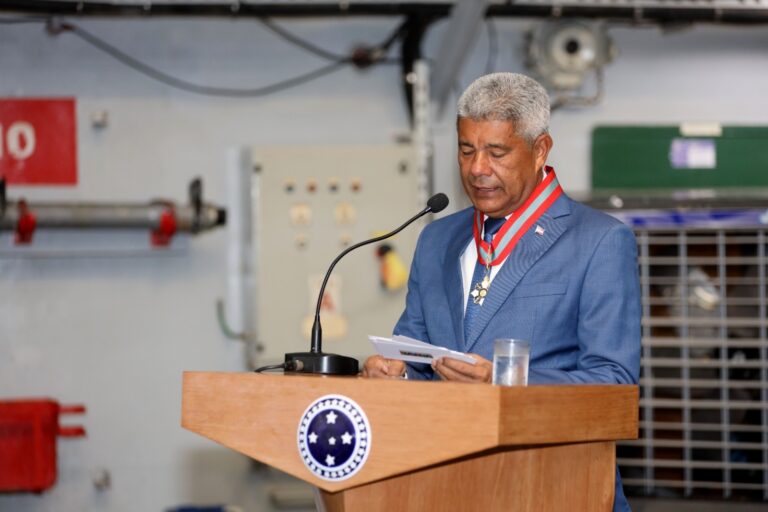 Jerônimo recebe Medalha de Mérito Naval durante a Operação Aspirantex…