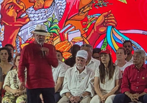 Lula convoca MST a se engajar na política e disputar cargos eletivos