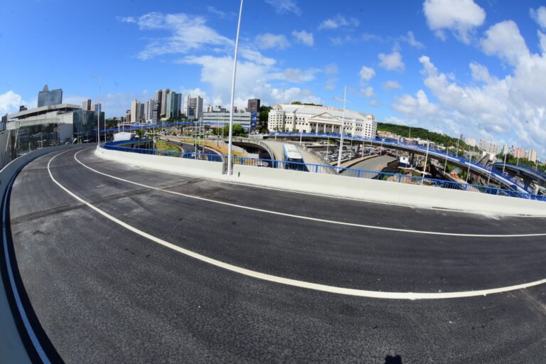 Novo viaduto no Shopping da Bahia é entregue e destrava a ACM