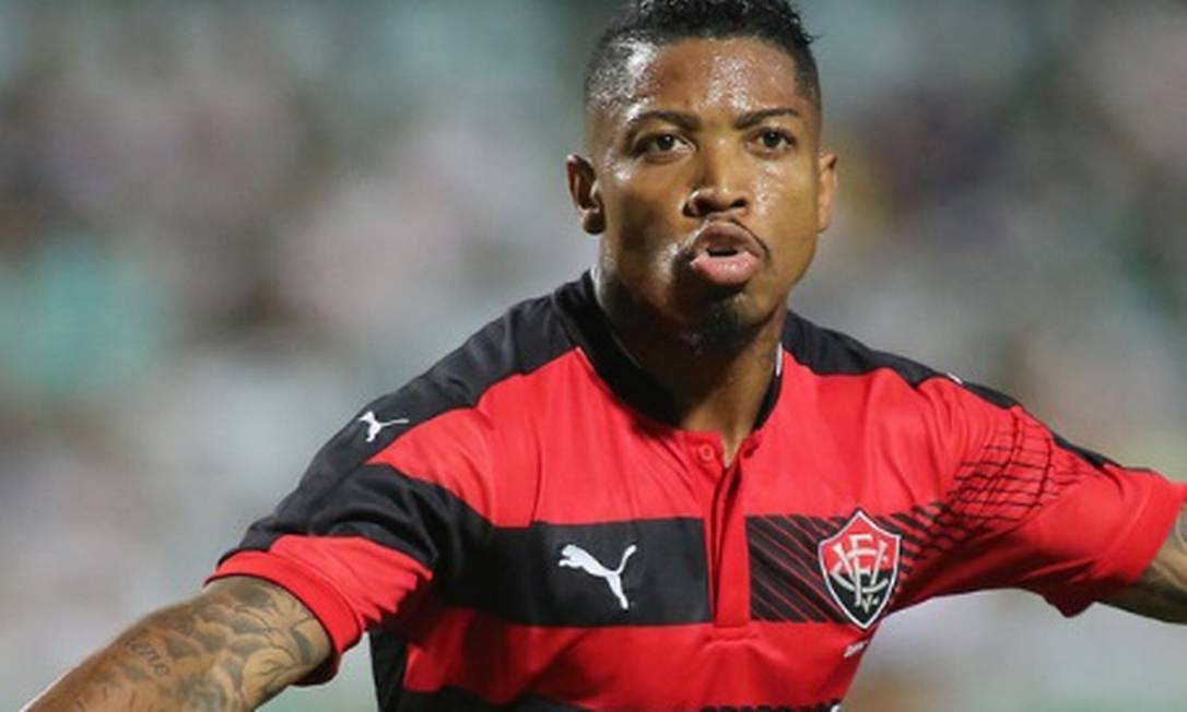 Ídolo do Vitória, Marinho pode voltar ao clube após dez anos