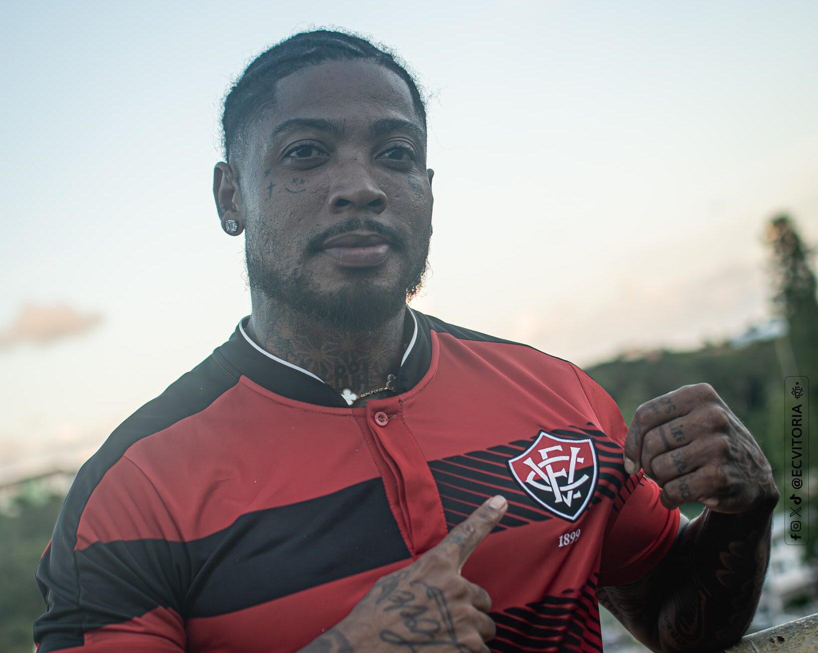 Vai estrear amanhã? Marinho é registrado no BID e já pode atuar pelo Vitória