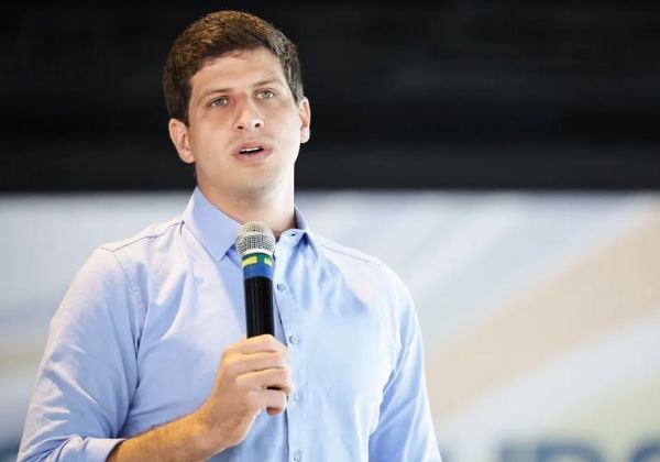 João Campos reage a denúncia de espionagem contra secretário municipal