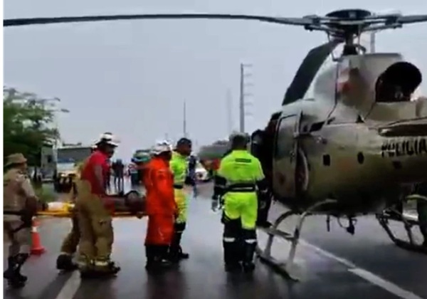 Viatura capota durante perseguição e deixa PMs feridos na Região Metropolitana
