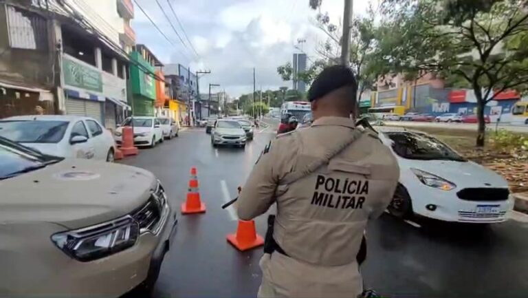 Tiroteio na Nordeste de Amaralina deixa dois policiais feridos em…