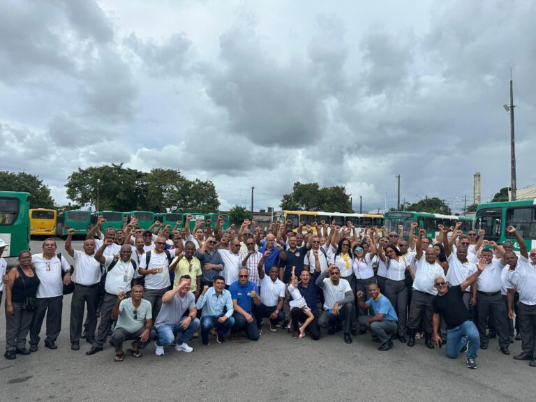 Rodoviários de Salvador aprovam proposta de piso salarial nacional…