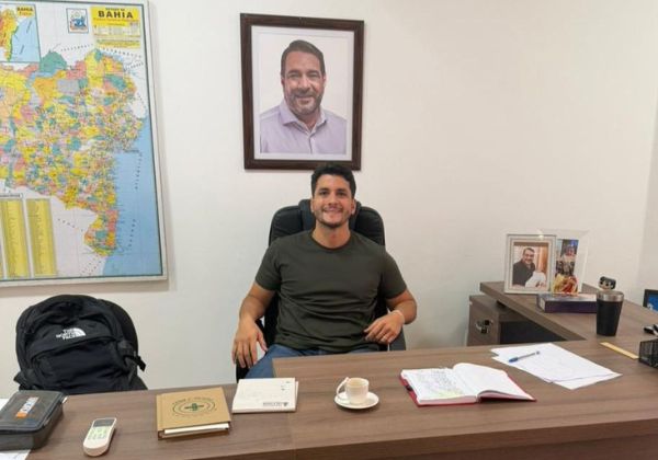 Em homenagem a Alan Sanches, Duda inaugura escritório político