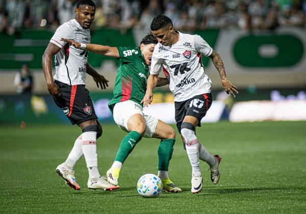 Goleada sofrida pelo Vitória para o Palmeiras é a maior da história do confronto