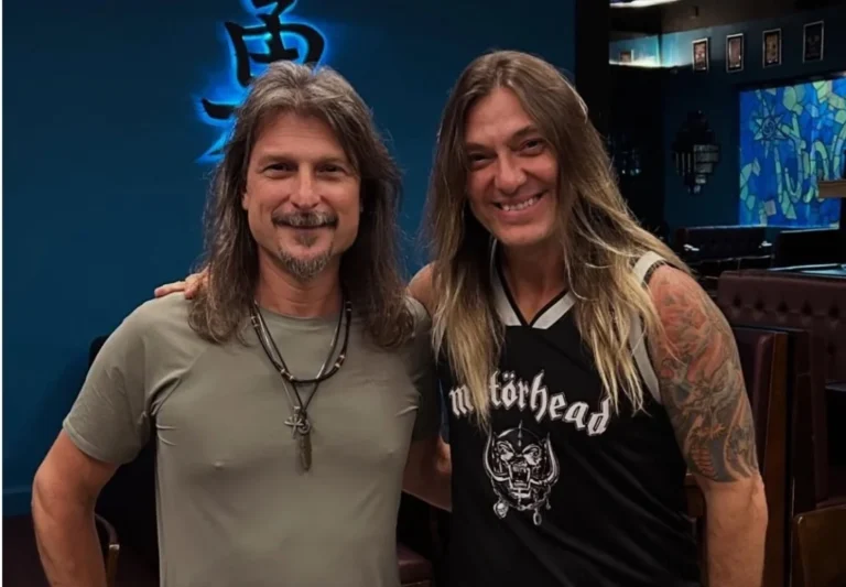 Angra promove reconciliação histórica entre Rafael Bittencourt e Edu…