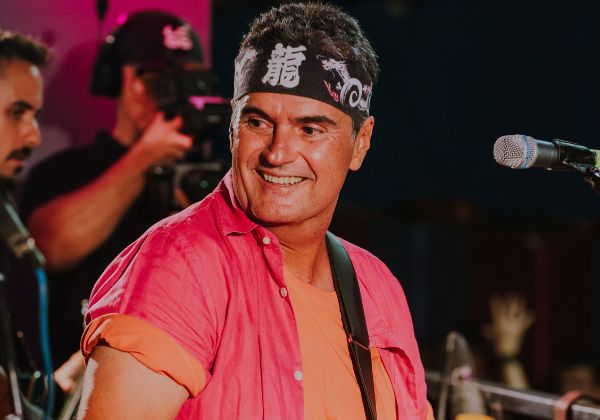 Ricardo Chaves celebra 45 carnavais com agenda intensa na folia de Salvador