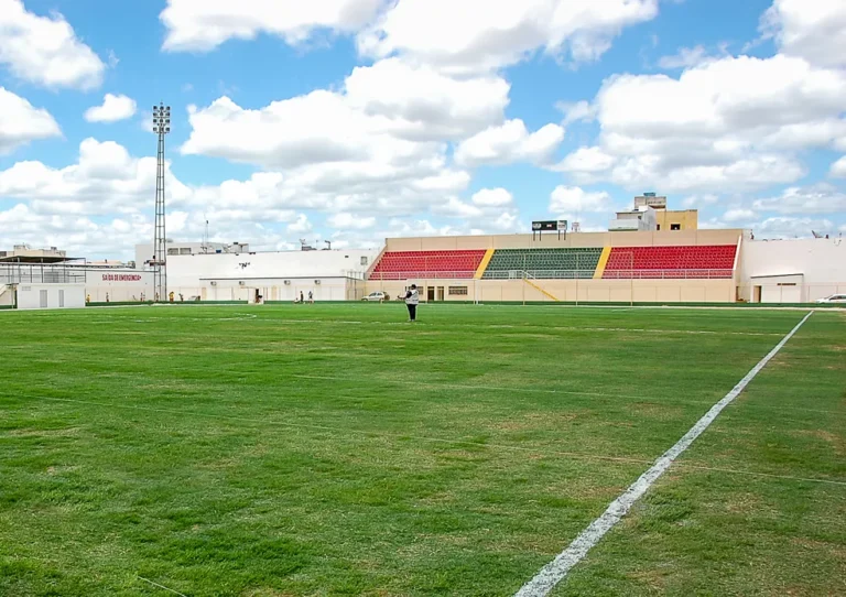 Confira as escalações de Juazeirense x Bahia pelo Baianão