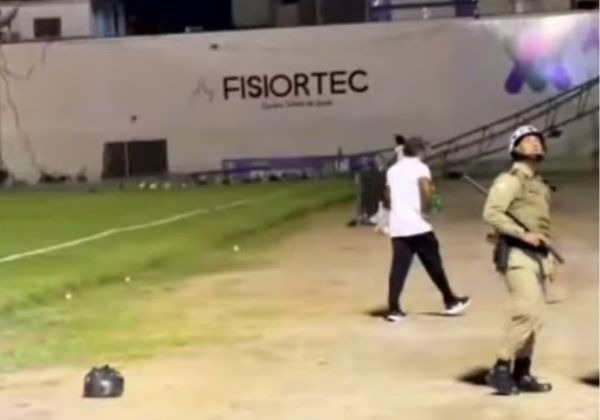 Estrutura do Adauto Moraes cai durante coletiva de Ceni após jogo do Bahia