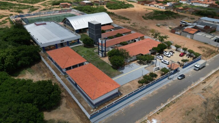 Jerônimo entrega colégio integral de R$ 9,8 milhões em Campo Alegre…