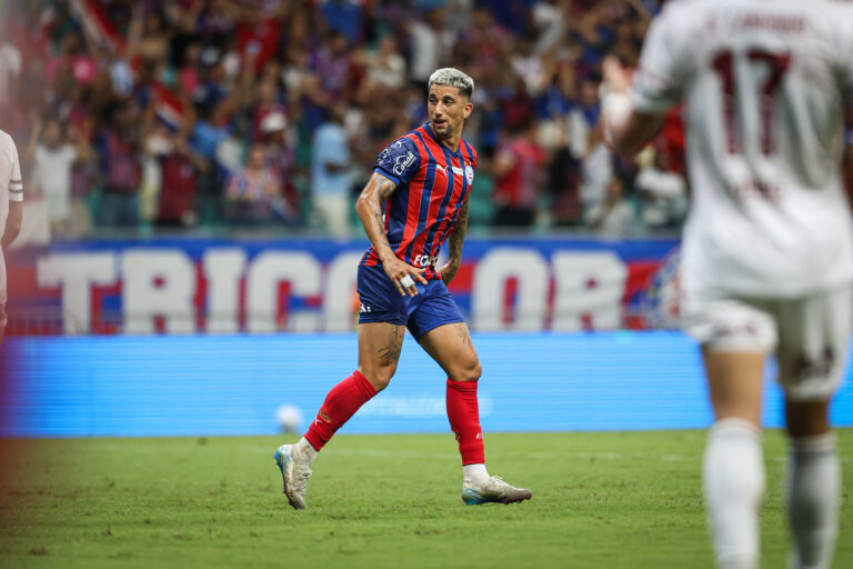Kike Olivera pede rescisão e amplia impasse com o Bahia; entenda