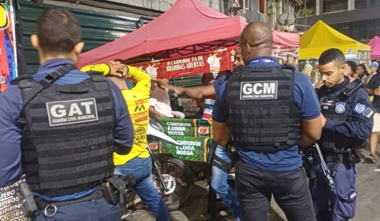 GCM prende foragido por homicídio atuando como mototaxista