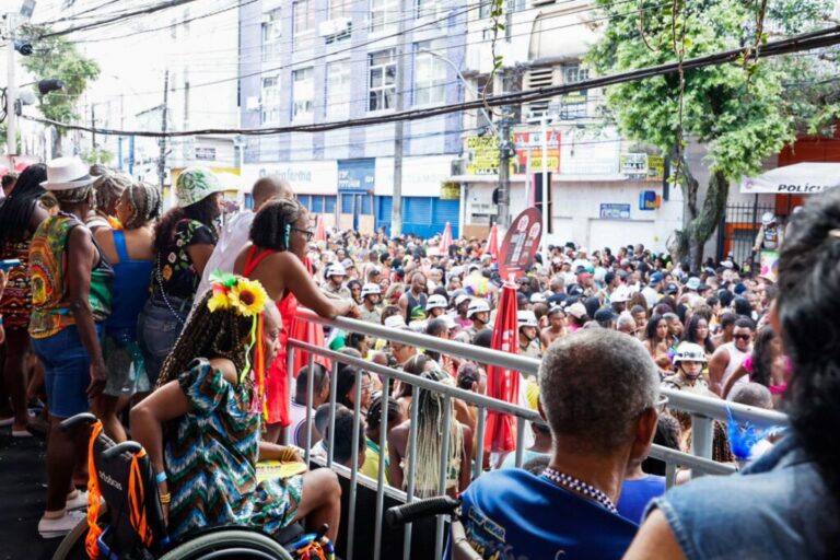 Prefeitura organiza desfile de bloco para pessoas com deficiência no…