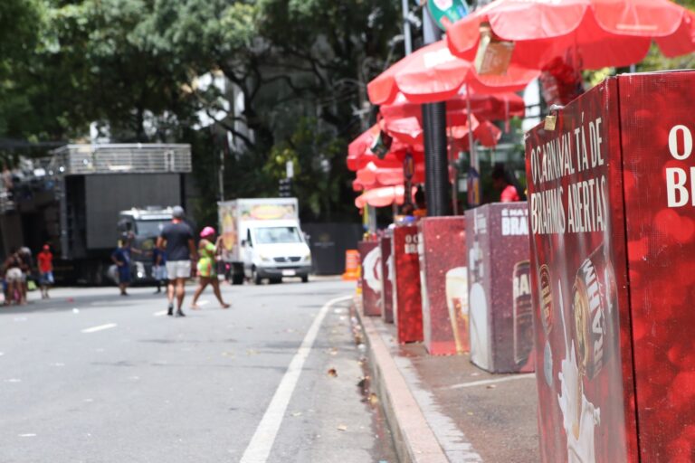 Prefeitura instala cadeados em isopores e amplia suporte a ambulantes…