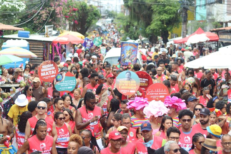 O ‘creme’ do Carnaval de Salvador une resistência popular em bloco…