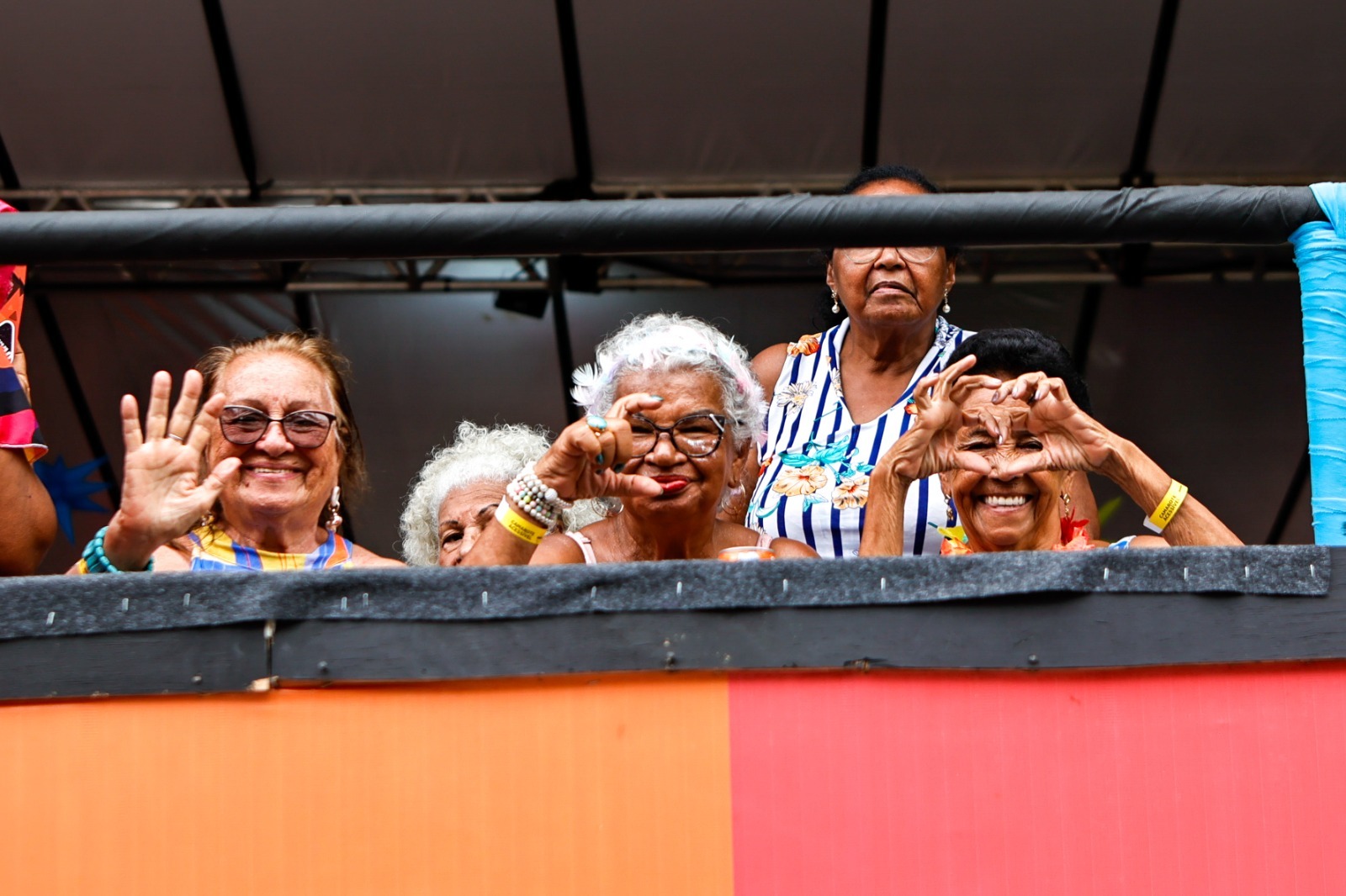 Prefeitura oferece camarotes acessíveis para idosos no Carnaval de Salvador