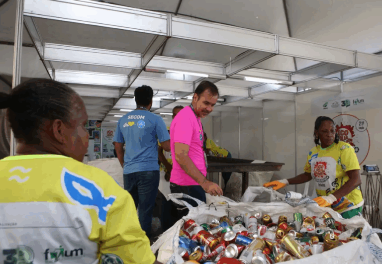 Coleta de recicláveis bate recorde e garante renda para catadores na…