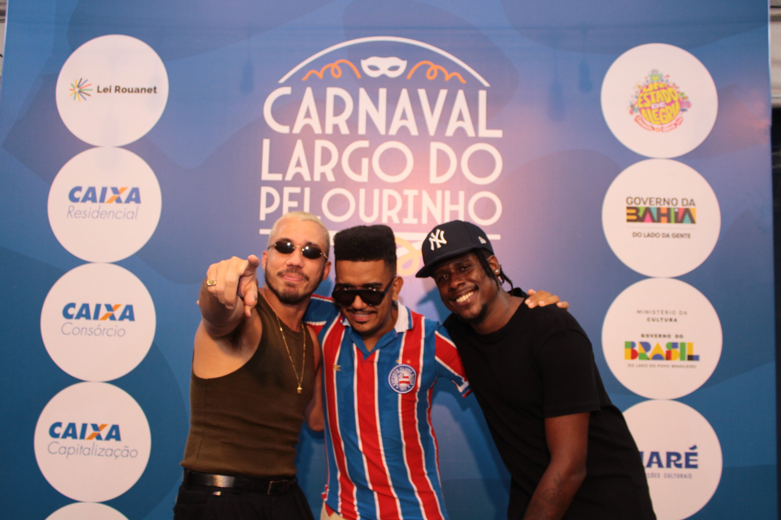Os Garotin exaltam sintonia com Salvador em show no Pelourinho
