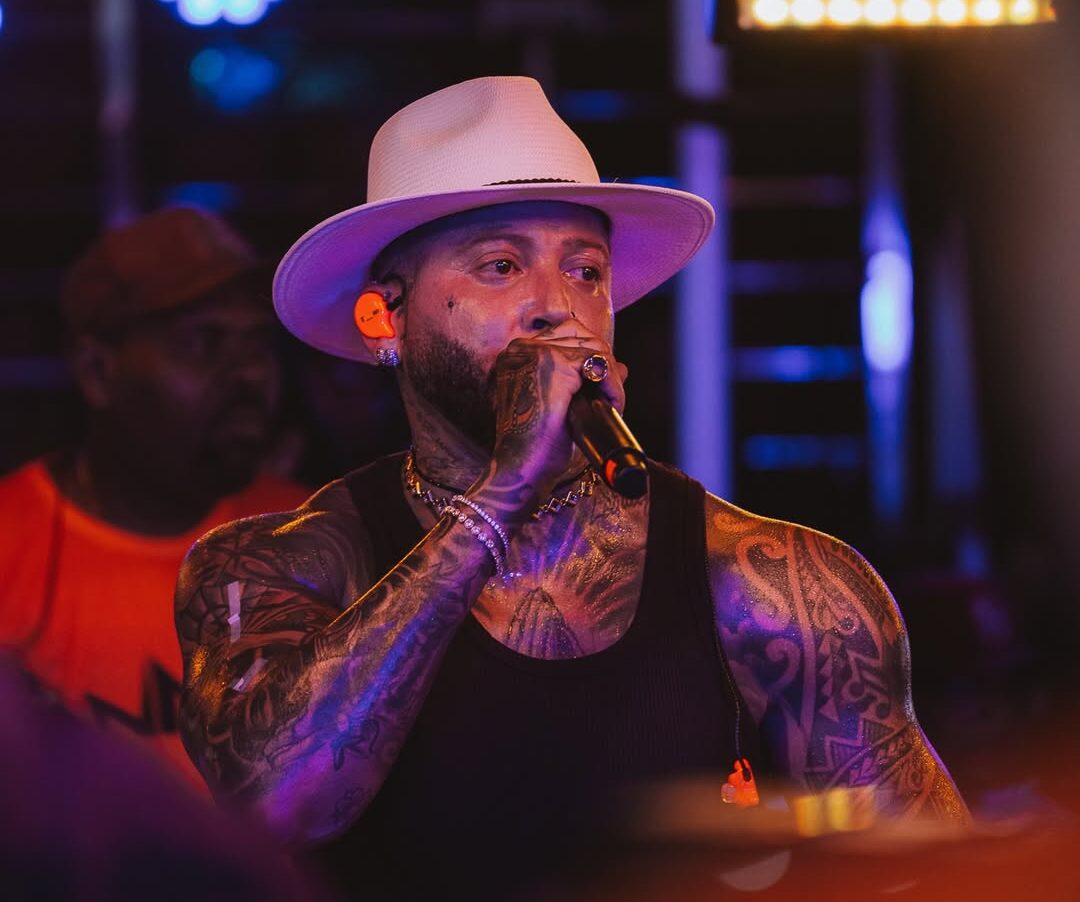 Kannário interrompe show após agressão da PM a foliões: ‘Tentativa de homicídio’