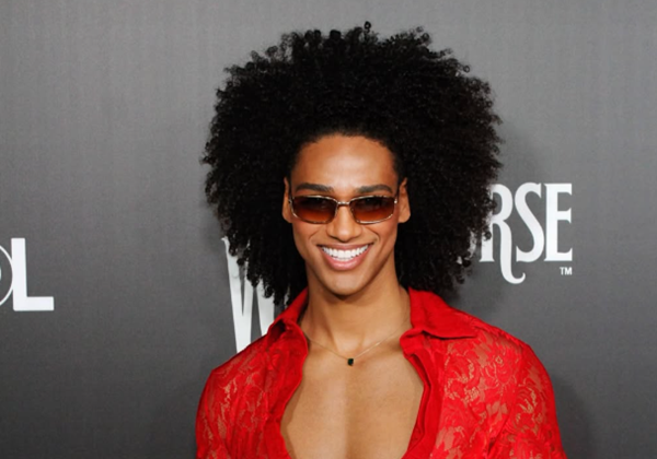 ‘Tem mais molho’: Murilo Lorran estreia no Carnaval de Salvador e exalta pertencimento