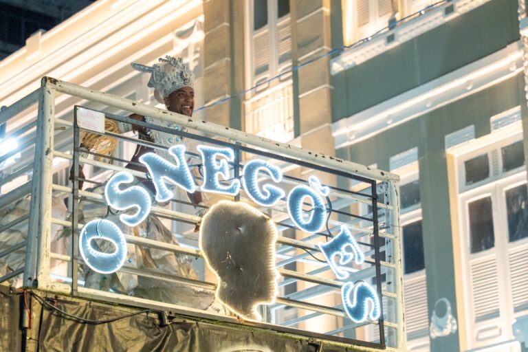 Bloco Os Negões encerram Carnaval no Pelourinho com tema sobre o Congo