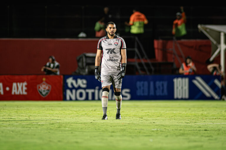 Lucas Arcanjo celebra retorno na vitória do Leão após cirurgia no…