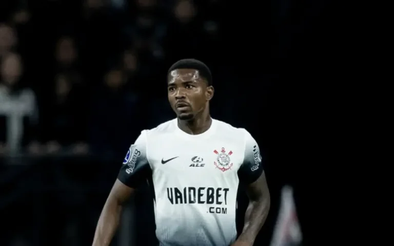 Zagueiro do Corinthians desembarca em Salvador e realiza exames para…