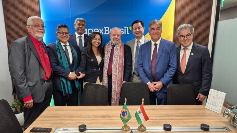 Ao lado de Lula, Jerônimo participa da abertura de escritório da…