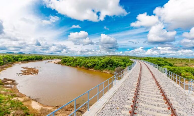 Grupo luso-chinês avança em negociações para assumir ferrovia, porto…