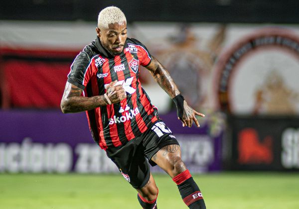 Marinho diz que pênalti perdido foi mérito do goleiro: ‘Tirou na pontinha do dedo’