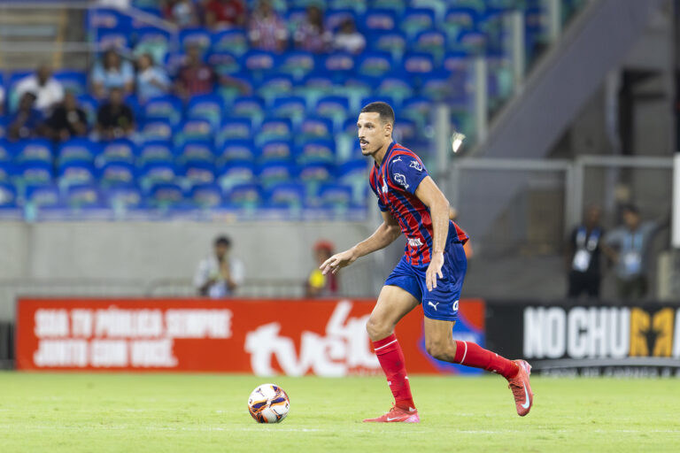 VÍDEO: Zagueiro do Bahia marca o primeiro gol por novo clube