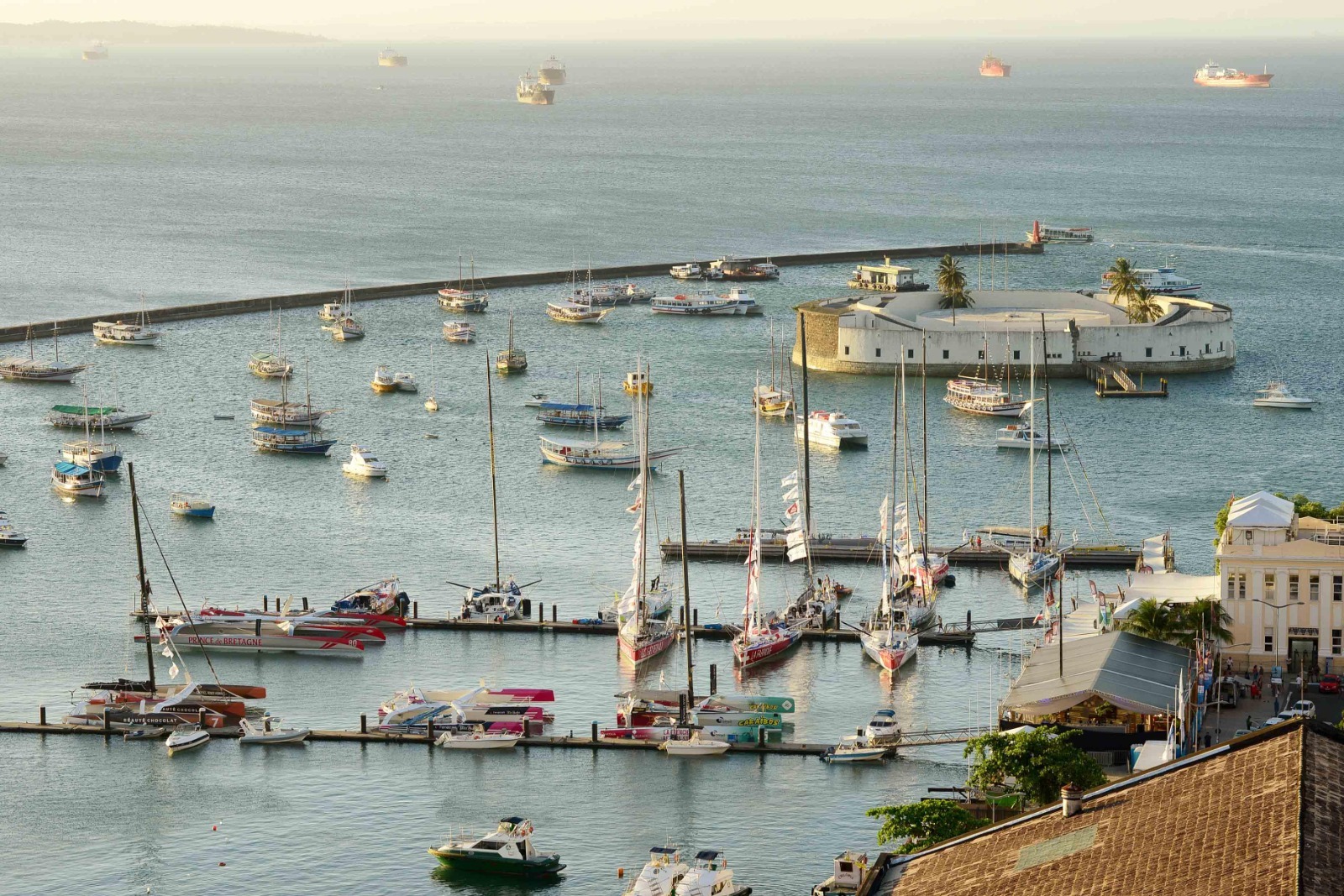 Salvador estuda transporte aquático urbano para Baía de Todos-os-Santos