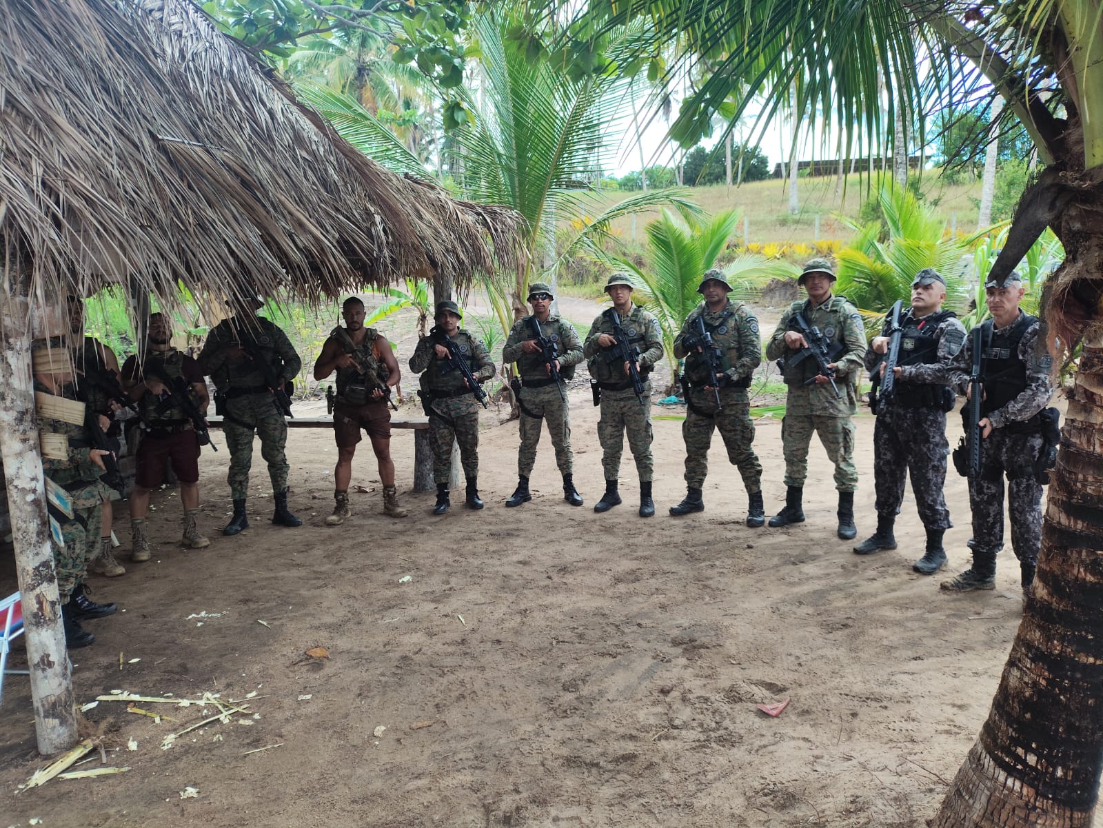 Suspeitos de atirar em turistas são detidos e armas são apreendidas no sul da Bahia