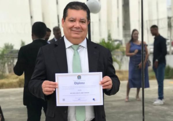 Vereador de cidade baiana morre após passar mal em casa