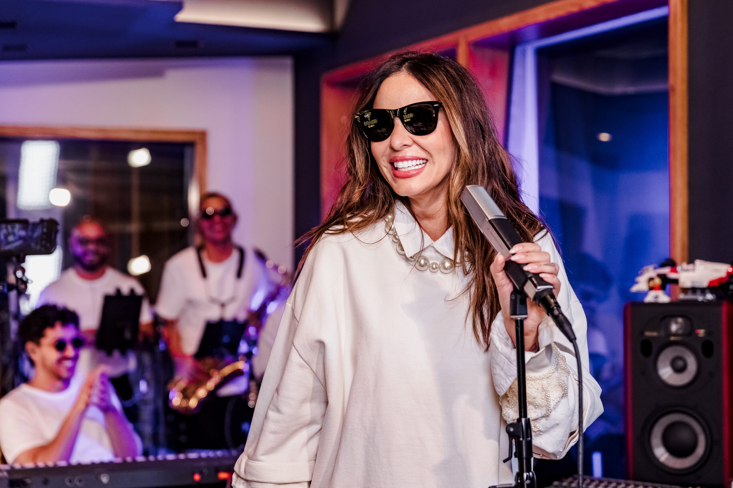 Alinne Rosa apresenta fase mais intimista da carreira com WE4Sessions