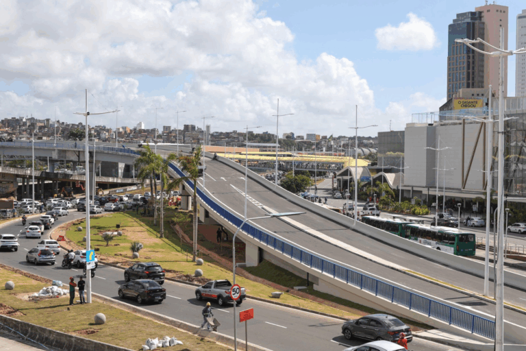 Viaduto na ACM eleva velocidade média em até 90% e reduz tempo de…