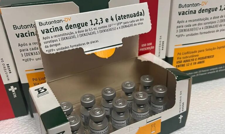 Bahia inicia distribuição de vacina contra a dengue