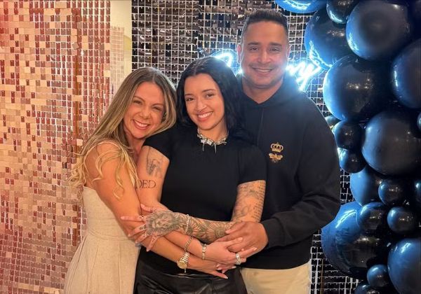 Filha de Xanddy e Carla Perez expõe processo difícil para assumir sexualidade