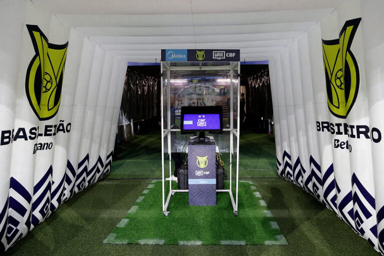 Fim da cera? Futebol terá contagem regressiva e VAR ampliado já na…