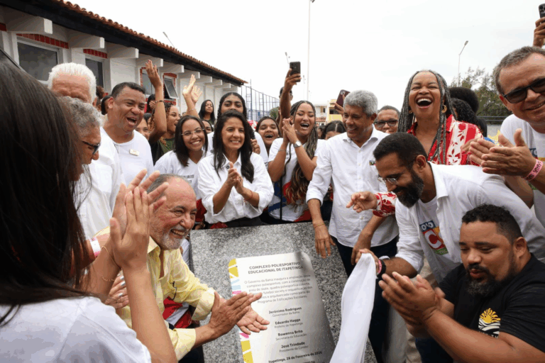 Governador inaugura obras em Itapetinga e anuncia novos investimentos