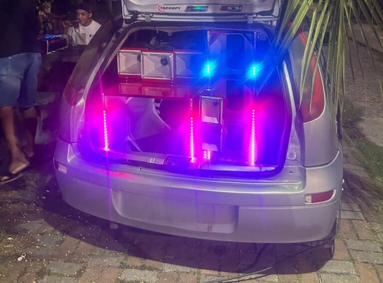 Carro com som tipo ‘paredão’ é apreendido pela PM no bairro de…